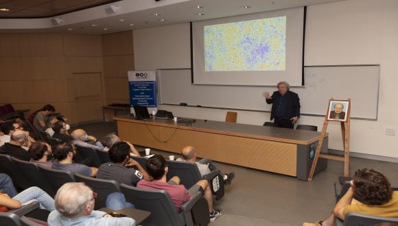 Prof. Viatcheslav Mukhanov delivering his lecture
