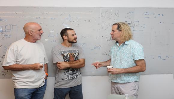 Prof. Lavalle during an informal discussion ahead of his talk