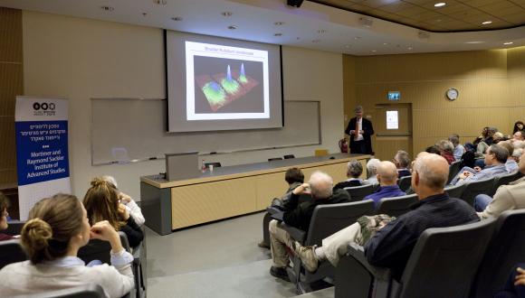 Prof. Wolfgang Schleich at his lecture 